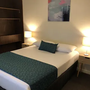 *** Aparthotel Greenways Australia